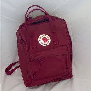 Fjallraven Kånken Backpack in Plum
